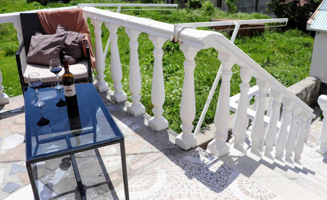Hotel Nestt Kazbegi Kültér fotó